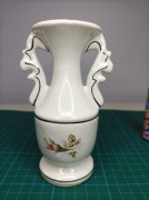 Wazonik porcelanowy. Amfora.