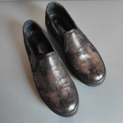 Buty Carinii – skóra naturalna – rozmiar 40 – slip-on