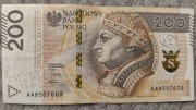 Banknot 200zł z 2015 r. seria AA