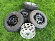 Koła Golf IV. Felgi 100x5 + opony zimówki 175/80R14 + kołpaki.