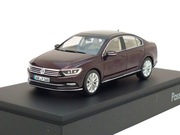 Modelik oryginał Volkswagen Passat Crimson Red Metallic 2014-19 1:43 HERPA