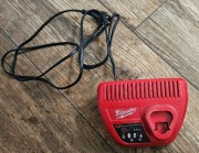 Ładowarka Milwaukee M12 C12C