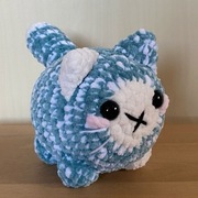 Kotek, kot na szydełku, maskotka, pluszak.
