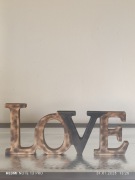 Drewniany stojący napis Love