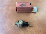 czujnik sygnalizacji ciśnienia oleju fiat 126p 2szt