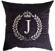 elegancka welurowa poduszka dekoracyjna z personalizowanym haft monogram