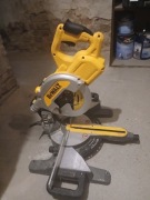 Piła Pilarka Ukośnica DeWalt