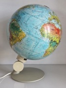 Oryginalny vintage'owy globus Scan-Globe A/S z 1978 roku, podświetlany