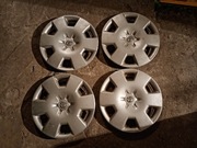 Komplet oryginalnych kołpaków 15 cali do Toyoty 