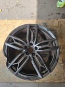 Maserati Quattroporte felga 21 cali oryginał – uszkodzona