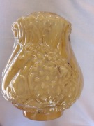 Piękny duży klosz do lampy naftowej.