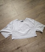 Crop top o krotszym kroju 