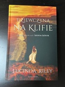 "Dziewczyna na klifie" - Lucinda Riley