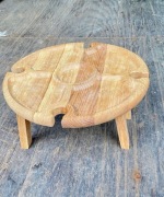 Drewniany stolik na wino i kieliszki skladany handmade