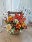 Niewielka bogata Jesienna kompozycja kwiatowa