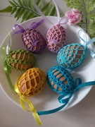 Szydełkowe koszulki na jajka pisanki ubranko na jajko