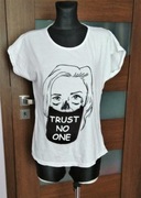 Biała bluzka z kieszonką punk rock emo edgy czacha