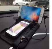 MATA ANTYPOŚLIZGOWA I ŁADOWARKA DO AUTA 2w1