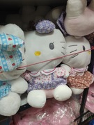 Maskotka hello kitty w sukience