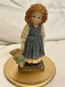 Ładna figurka The Leonardo Collection, Dziewczynka z Misiem