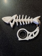 Brylok do kluczy KEYRAMBIT KEYSPINNER REKINEK Biały