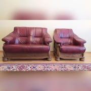 Wypoczynek skórzany + drewno. 