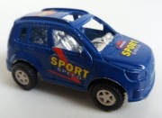 mała zabawka samochód 