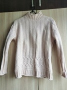 Ciepły sweterek z wełny owczej i angory M