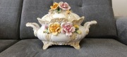 Waza / teryna Capodimonte (Made in Italy) porcelana z kwiatami 3D, 22x30 cm