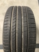 Pirelli P Zero 275/35/22 DOT3923