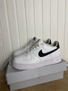 Buty używane Nike Air Force 1 Low org białe skorzane 38,5