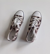  Trampki w krowie łaty, wzór zwierzęcy