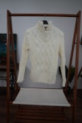 Biały sweter Lecco's rozmiar M  wełna 70%
