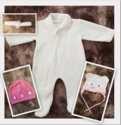 Pajacyk jednoczęściowy 62 (+ czapeczki i opaska)