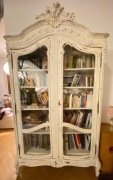 Antyczna biała francuska szafa ARMOIR ze szklanymi drzwiami i półkami!