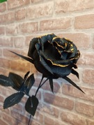 Czarna róża z krepy włoskiej 