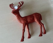 Figurka renifer / jeleń – dekoracja / ozdoba, czerwony, brokatowy, nowa