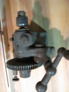 Podzielnica frezarska lub do ostrzałki .