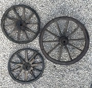 Stare drewniane koła do renowacji - 3 sztuki - 40 cm, 40 cm, 53 cm