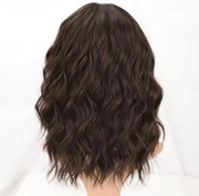 Nowa, wysokiej jakości peruka w stylu bob z grzywką.