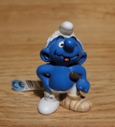 Schleich smerf z nogą w gipsie figurka model wycofany z 2008 r.