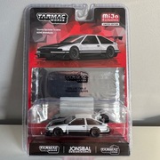 TARMAC 1:64 TOYOTA SPRINTER TRUENO AE86 WIDEBODY + karty