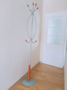 Metalowy masywny wieszak stojący