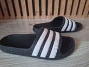 Czarne klapki Adidas 36 wkładka ok 23,5 cm na basen