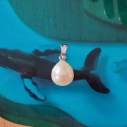 Srebrna zawieszka z prawdziwą perłą słodkowodną – biała łezka - nowa