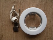 Oprawa oświetleniowa halogenowa wpuszczana na żarówkę MR 16, biała