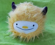 FURZERTS pluszak maskotka Benny Banana Żółty