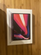 MacBook PRO /m2/8gb ram/256gb/13’/srebrny