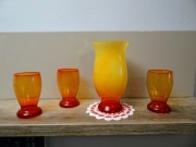 Komplet szkła Ząbkowice PRL Wazon i 3 kielichy Czerwono-żółte dekoracje