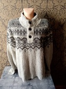 szary sweter we wzory